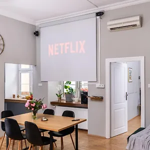 Old Town Luxury - Rynek Szewska Apartment Krakow